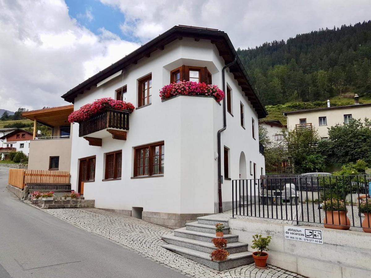 Chasa Nogler - Ferienwohnung Ramosch Exteriör bild