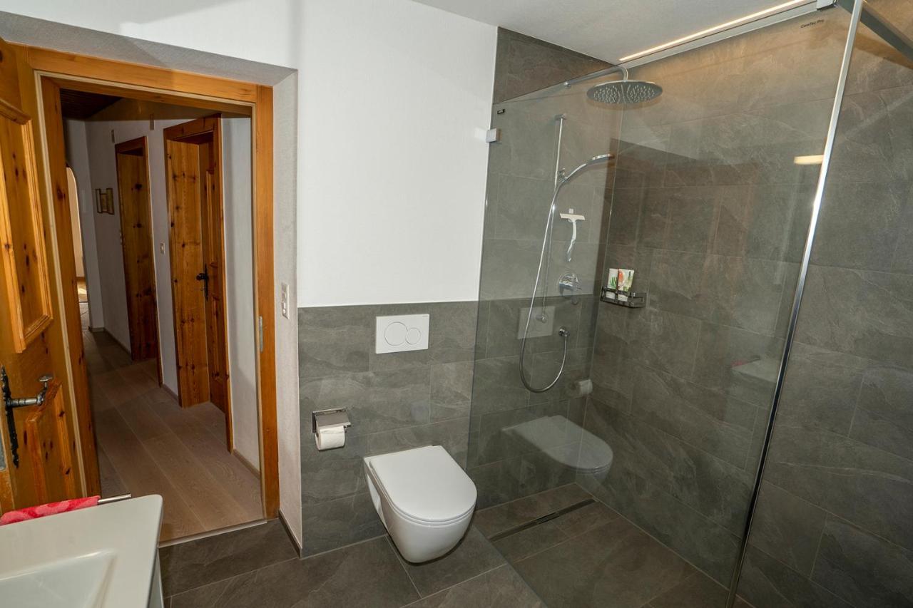 Chasa Nogler - Ferienwohnung Ramosch Exteriör bild